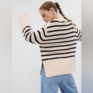 GAP Black and Cream Striped Crewneck Sweater